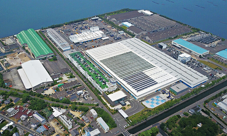 ［タダノ］夏休み親子工場見学会を開催